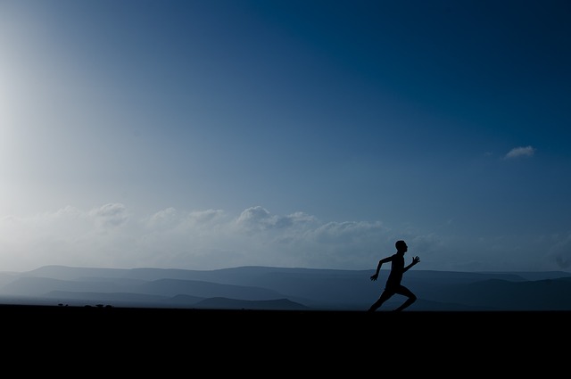 Is it better to run in the morning or evening?