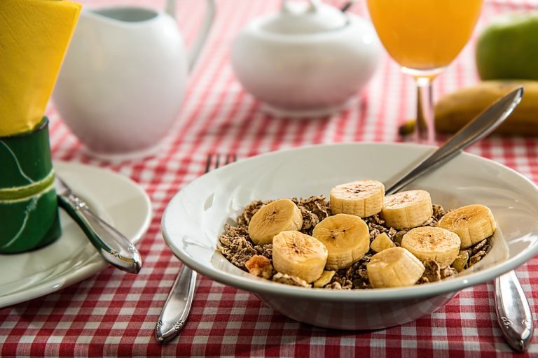 What should you eat and drink the morning of a marathon